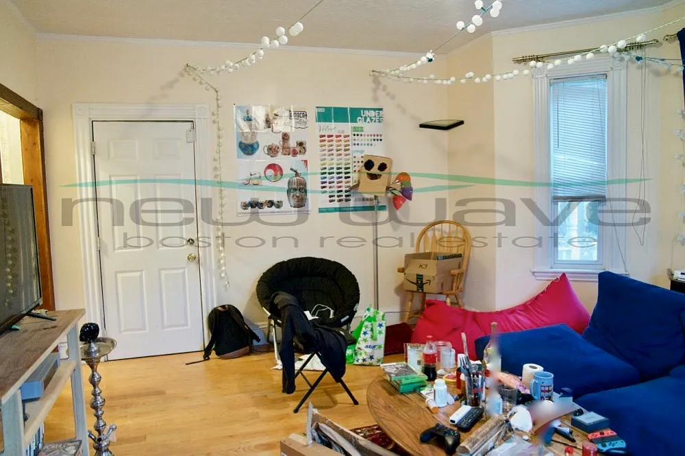 3 bed, 1000 sqft, $4,000 — Photo 2
