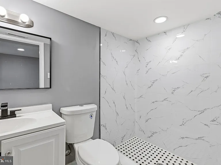 1651 Darley Ave — Photo 16