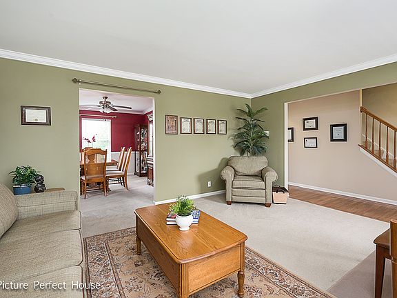 5th image of 1010 Meadowridge Dr