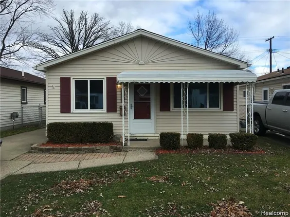 20223 Avalon St, Saint Clair Shores, MI 48080