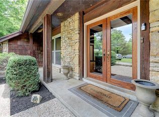 8401 Pflumm Rd, Lenexa, KS 66215