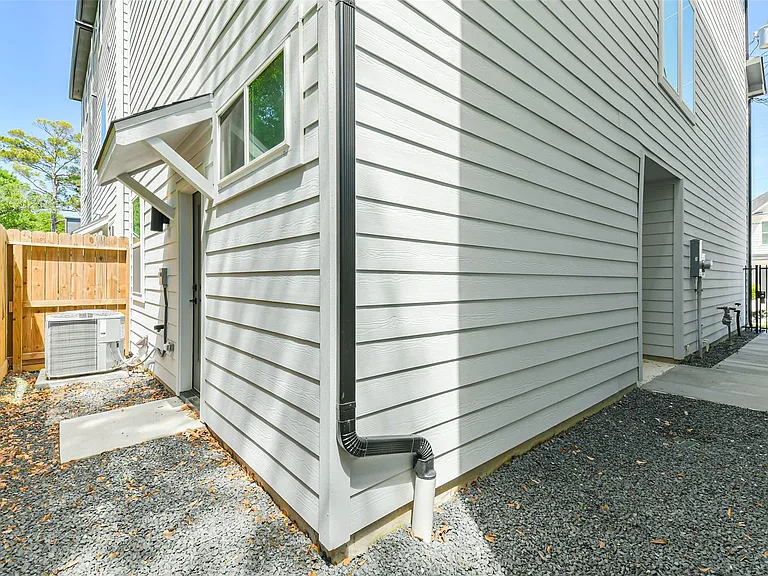 5703 Balbo St #F — Photo 38