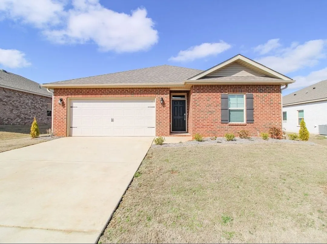 3 bed, 1570 sqft, $1,800 — Photo 1