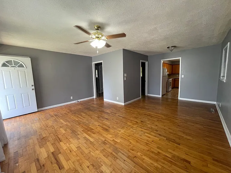 730 Crabapple Dr — Photo 1