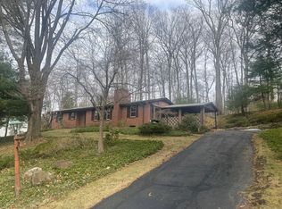 27 Foothills Way, Bloomfield, CT 06002