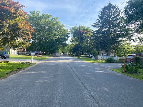 4th image of 18-22 Manhattan Ave