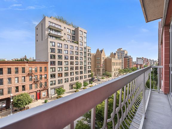 5th image of 110 4th Ave APT 5F