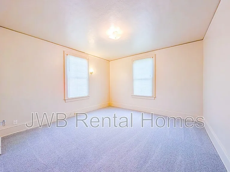 2309 College St — Photo 7