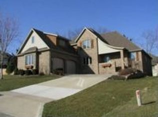 5615 S Lake Ridge Ave, Springfield, MO 65804