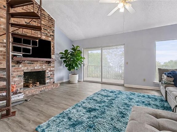 2nd image of 9 Heritage Ln #35