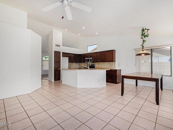 3rd image of 4731 E SUMMERHAVEN Drive
