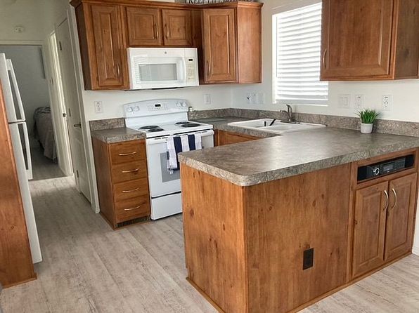 233 N Val Vista Dr
