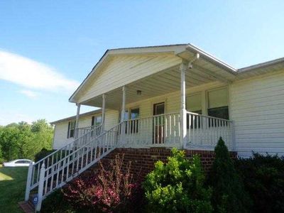 8211 N Henpeck Rd, Quinton, VA, 23141