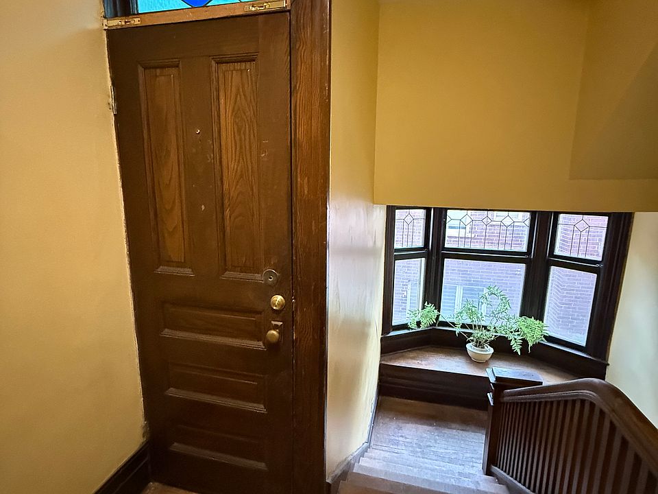 1st image of 61 Paisley St