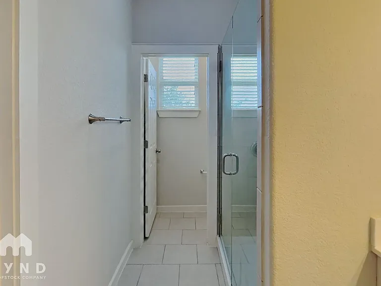 16304 Travesia Way — Photo 11
