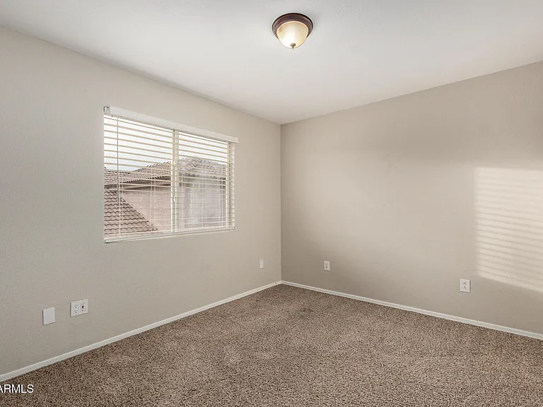 4522 E Rowel Rd — Photo 37
