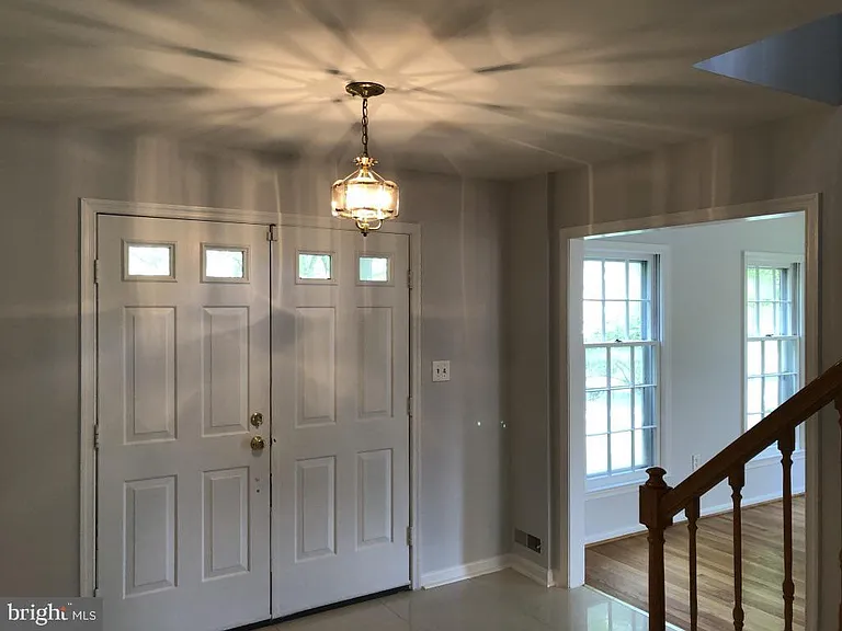 991 Farm Haven Dr — Photo 5