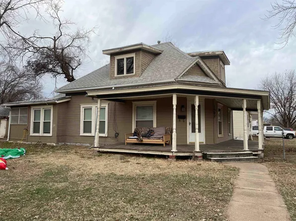 1302 N B St, Wellington, KS 67152