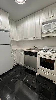 Rented by Brown Harris Stevens | media 6