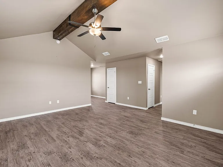 106 Walnut St — Photo 4
