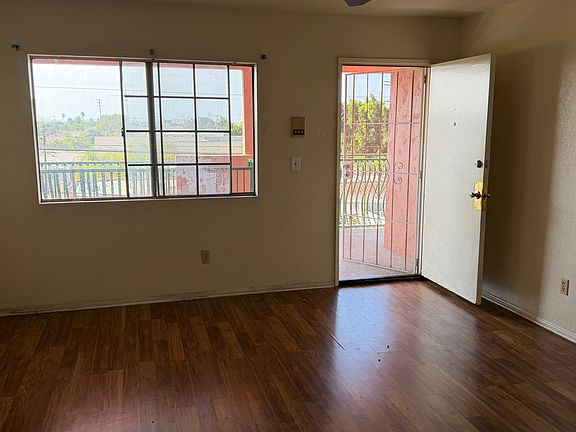 4th image of 1702 N Wilmington Blvd #9