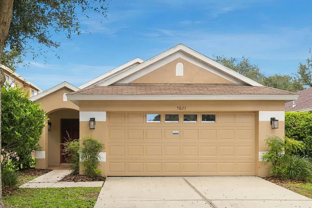 3 bed, 2.0 bath, 1335 sqft, $2,060 — Photo 1