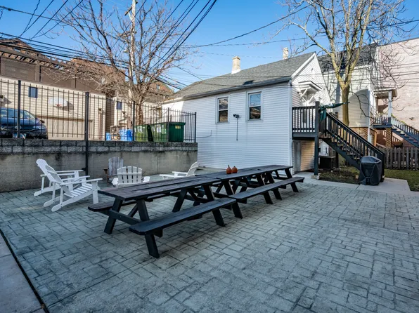 Marshfield Apartments