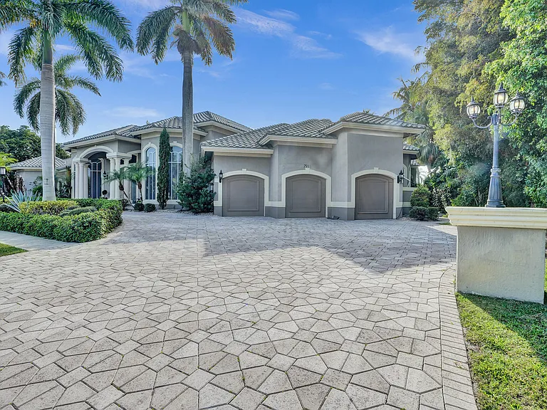 7988 Mandarin Dr — Photo 3