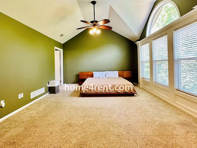 12648 S Hallet St — Photo 32