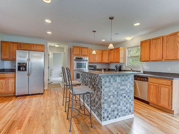 4th image of 3727 Longhorn Dr