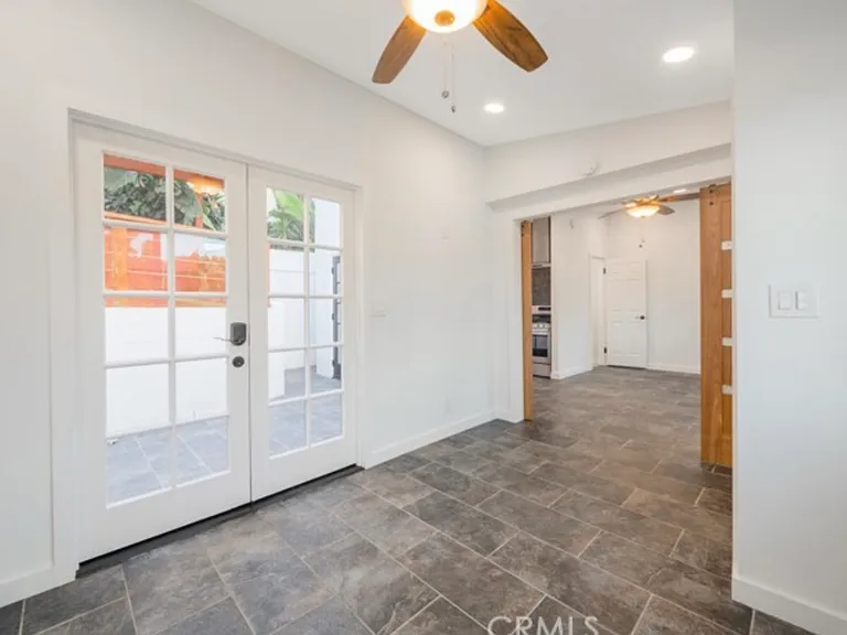 1060 W 6th St — Photo 5