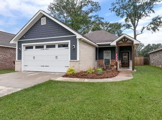 8 S Barnes Field Dr, Hattiesburg, MS 39402