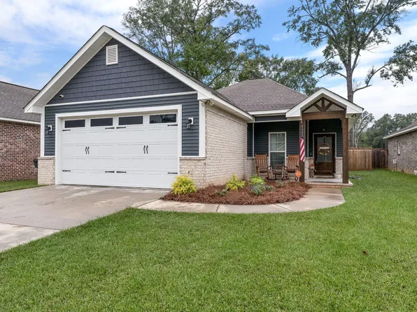 8 S Barnes Field Dr, Hattiesburg, MS 39402