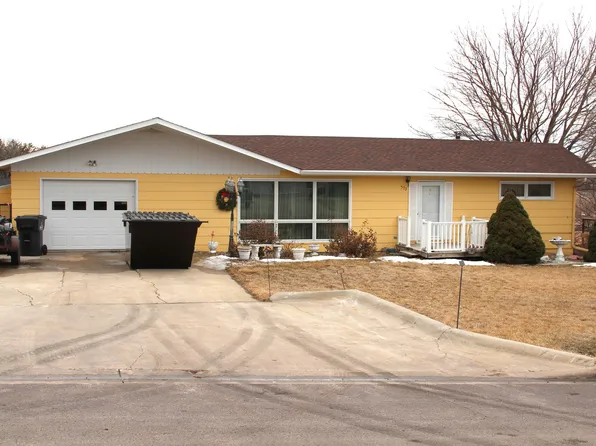 573 W 10th St, Winner, SD 57580