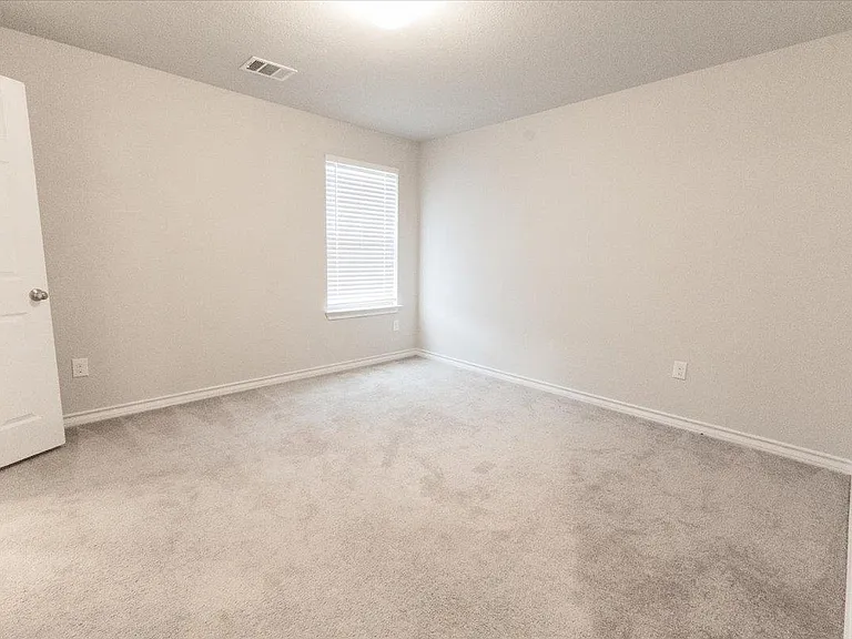 7403 Albany Dr — Photo 21