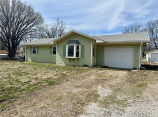 410 Taylor St, Pomona, KS 66076