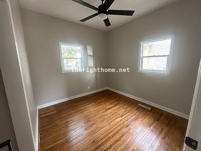 4444 N 60th St — Photo 9