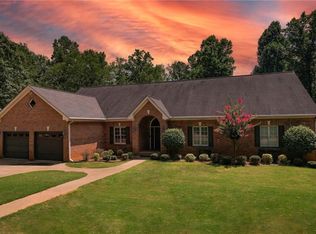 160 Abbey Hill Rd, Suwanee, GA 30024