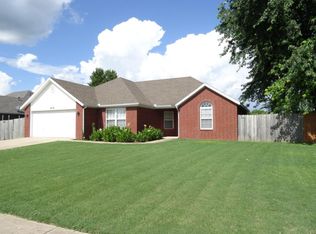 809 Topaz St, Lowell, AR 72745