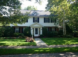 25 Alberta Rd, Brookline, MA 02467