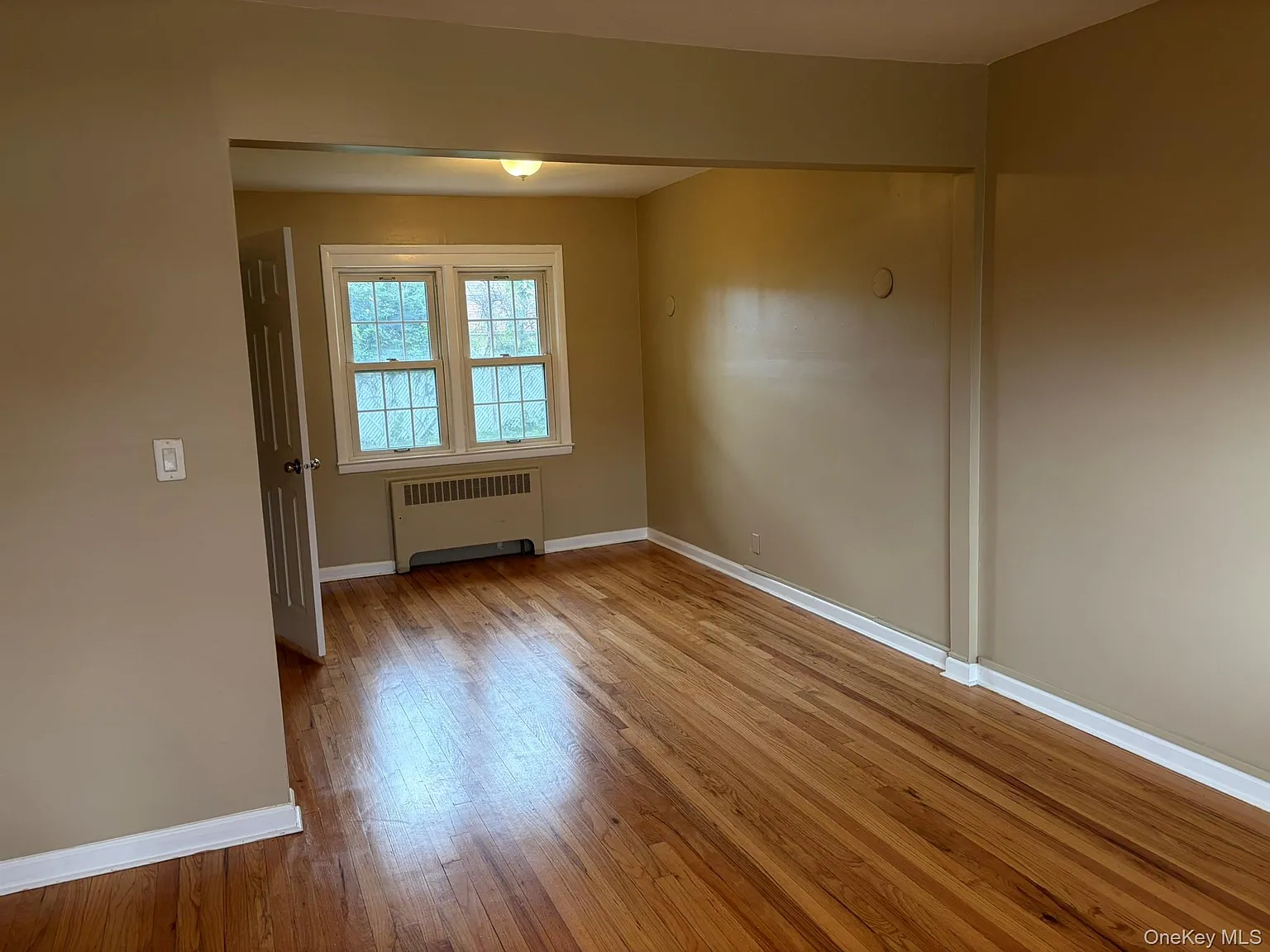 4 bed, 3.0 bath, 2500 sqft, $5,500 — Photo 2