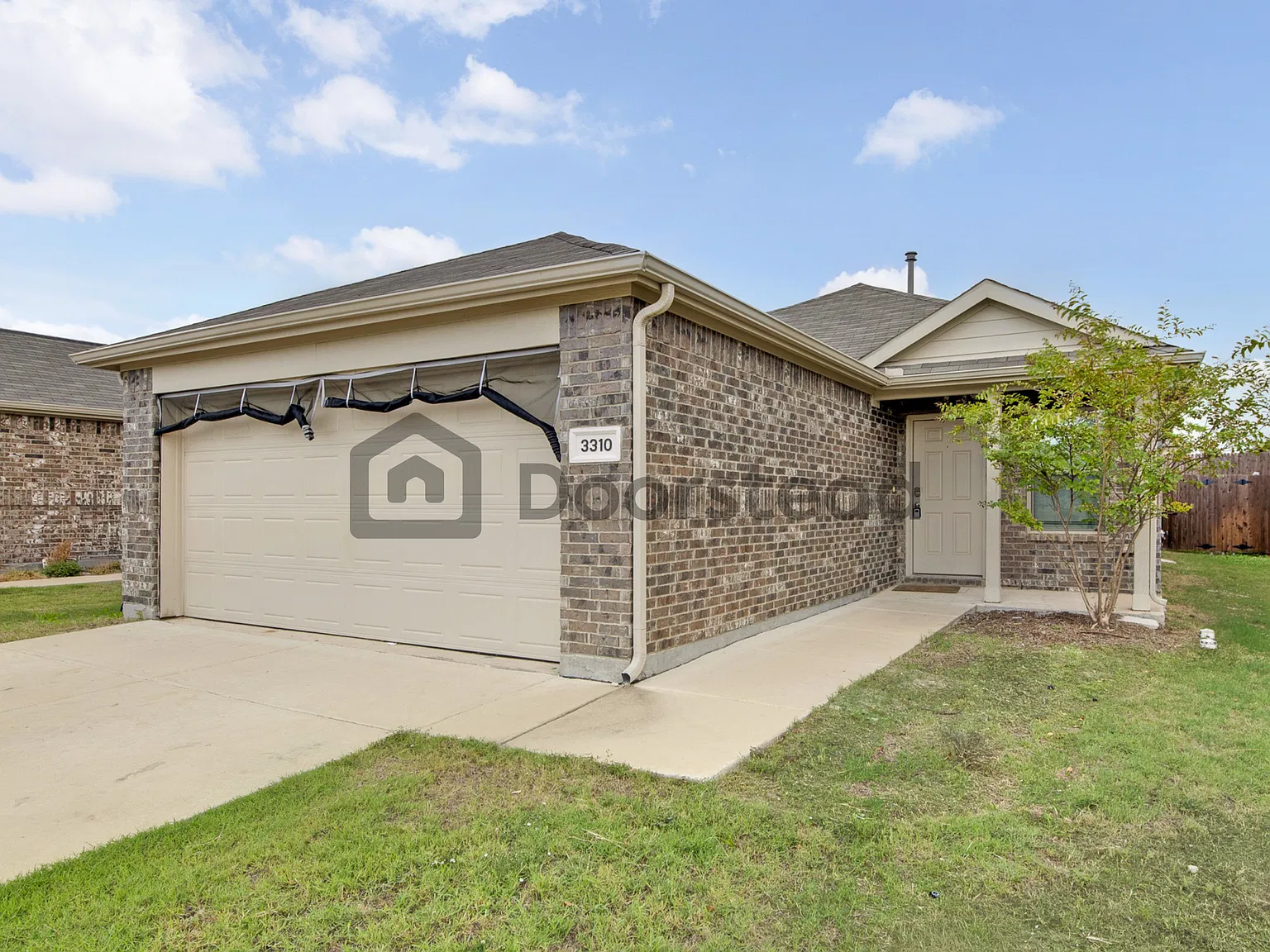 3 bed, 2.0 bath, 1491 sqft, $1,900 — Photo 2