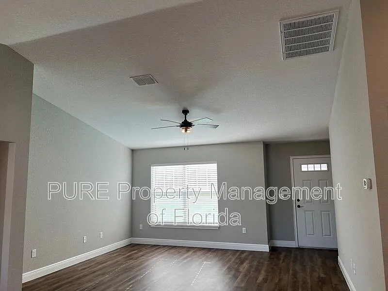 3 bed, 2.0 bath, 1453 sqft, $1,749 — Photo 4