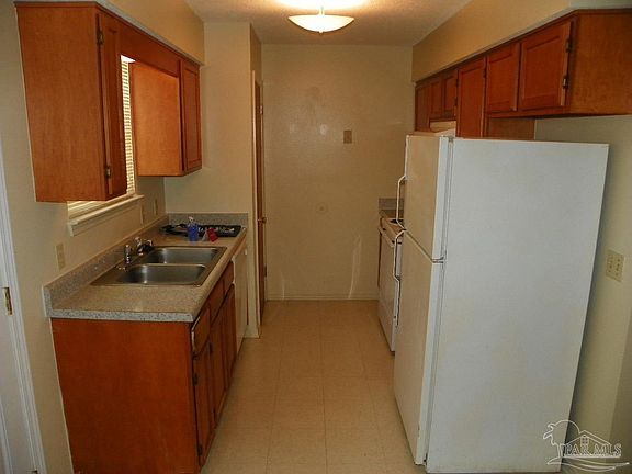 5th image of 400 Oak Knoll Ln