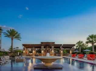 20202 Cresta Avenida #10201, San Antonio, TX 78256