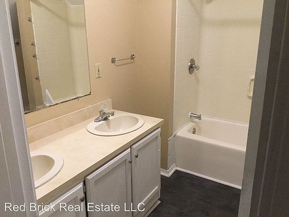 4th image of 634 S 6th St APT 4