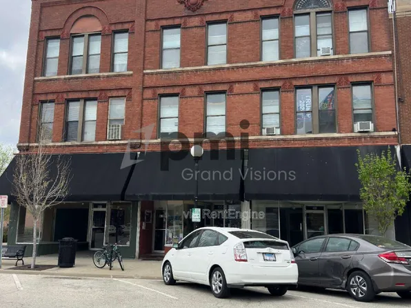 601 Monroe Ave Unit 8, Charleston, IL 61920