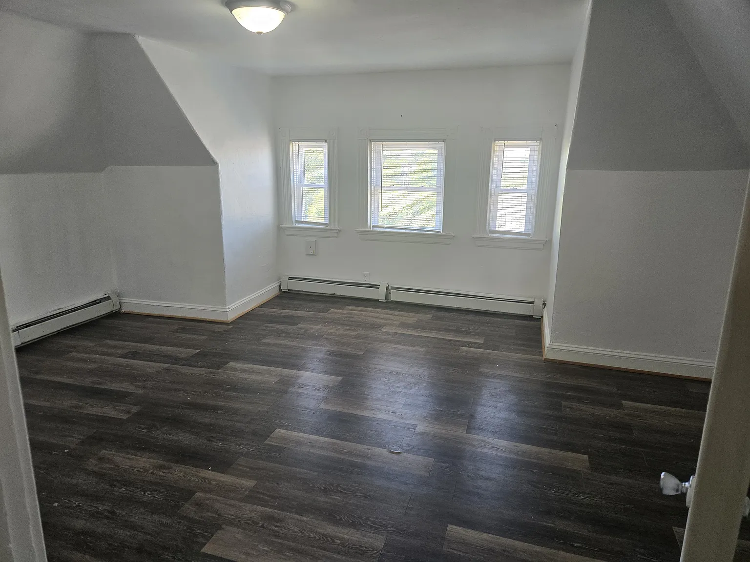2 bed, 900 sqft, $1,600 — Photo 4