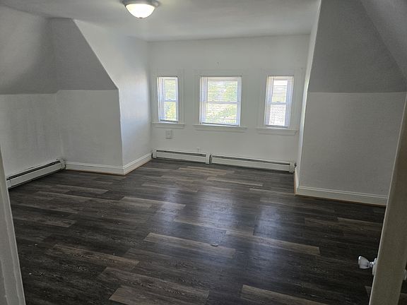 4th image of 12 Gladstone St APT 4