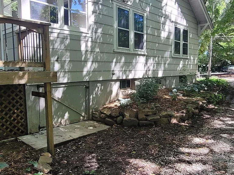 619 S Kentwood Ave — Photo 3